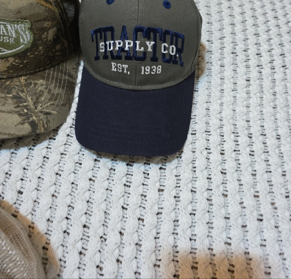 Sold As 1 Lot! Assorted Men's Camouflage and Logo Caps - Picture 7 of 9